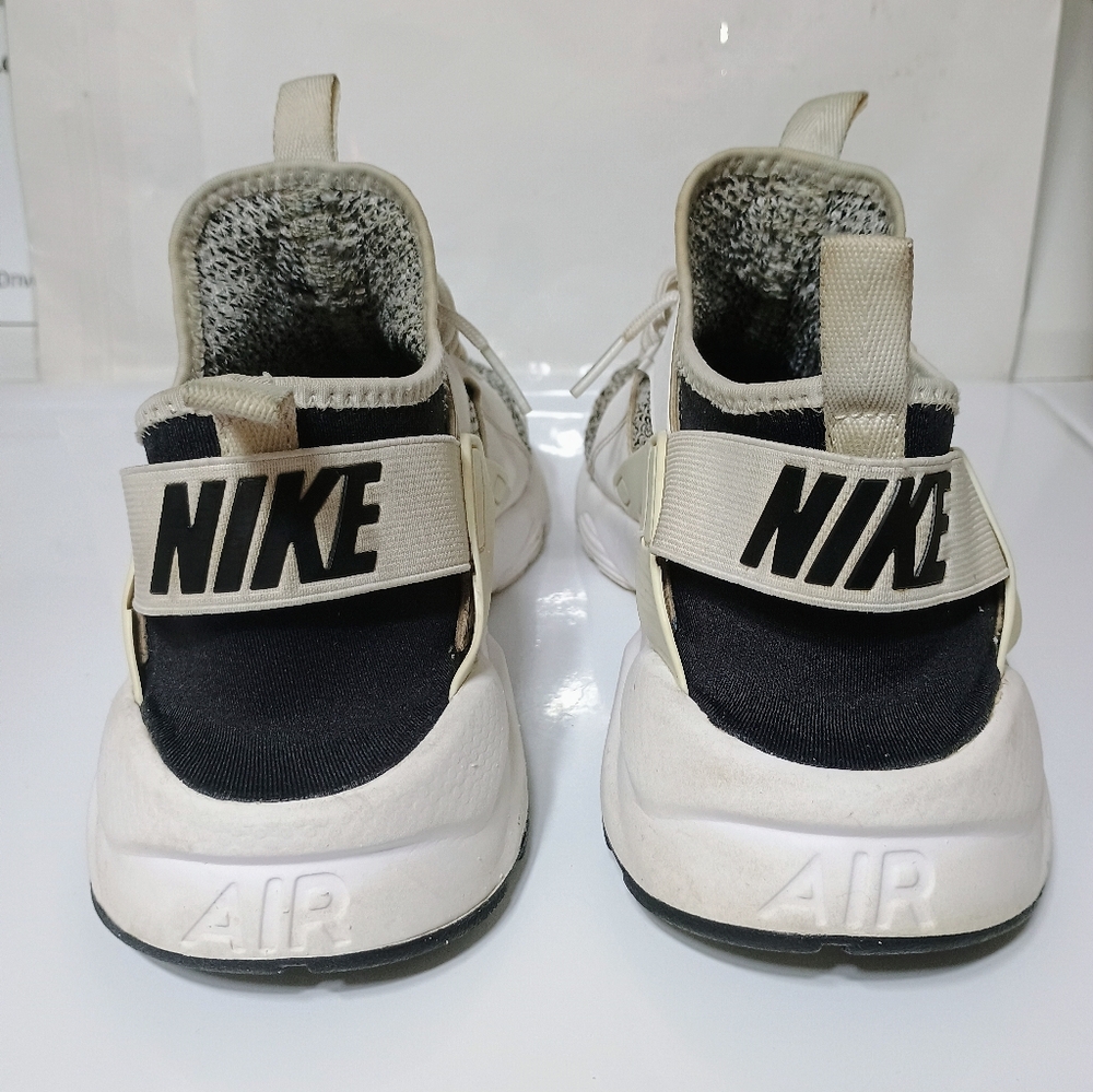 Nike Men’s Beige and Black Knit Sneakers - Picture 3 of 5